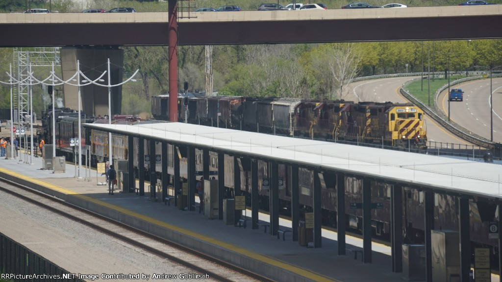 TC&W Train meets CP 2816